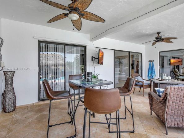 6001 SW 18th St, Plantation FL 33317