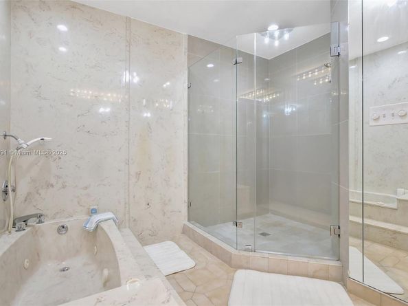 6001 SW 18th St, Plantation FL 33317