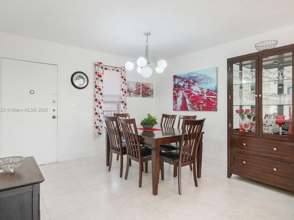 2841 Somerset Dr 317, Lauderdale Lakes FL 33311