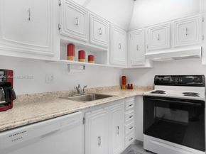 2841 Somerset Dr 317, Lauderdale Lakes FL 33311