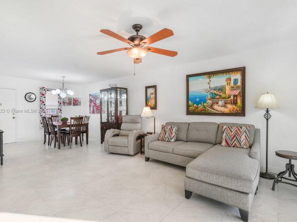 2841 Somerset Dr 317, Lauderdale Lakes FL 33311