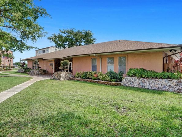 2841 Somerset Dr 317, Lauderdale Lakes FL 33311