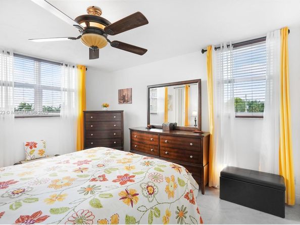 2841 Somerset Dr 317, Lauderdale Lakes FL 33311