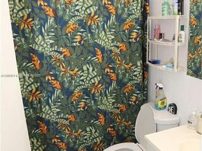 815 SW 10th Ter 4V, Hallandale Beach FL 33009