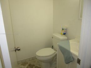 6780 W 2nd Ct 304, Hialeah FL 33012