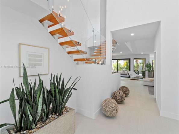 2000 S Bayshore Dr 4, Coconut Grove FL 33133