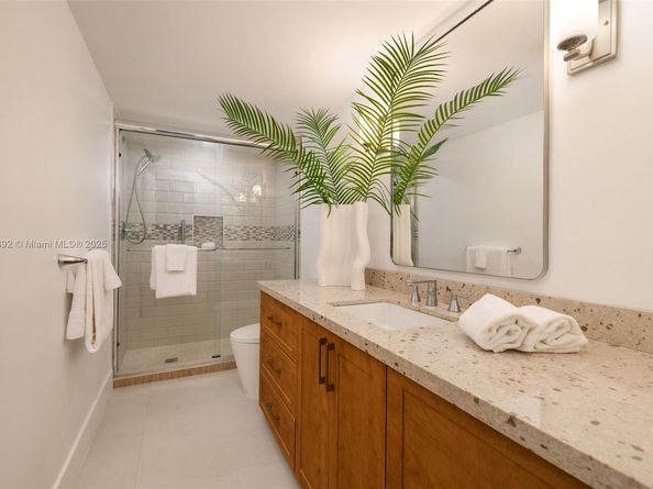 2000 S Bayshore Dr 4, Coconut Grove FL 33133