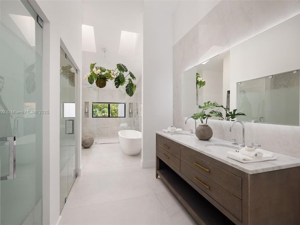 2000 S Bayshore Dr 4, Coconut Grove FL 33133