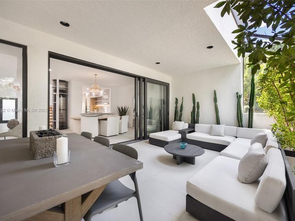 2000 S Bayshore Dr 4, Coconut Grove FL 33133