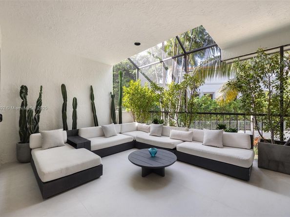 2000 S Bayshore Dr 4, Coconut Grove FL 33133