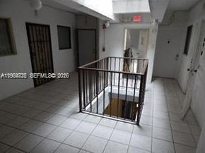 1960 Marseille Dr 305, Miami Beach FL 33141