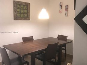 1960 Marseille Dr 305, Miami Beach FL 33141