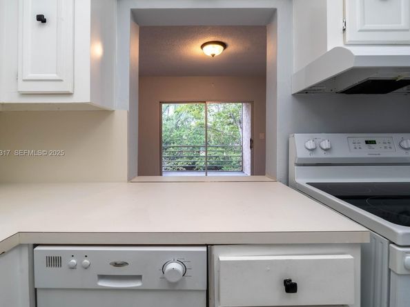 1400 NE 57th St 205, Fort Lauderdale FL 33334