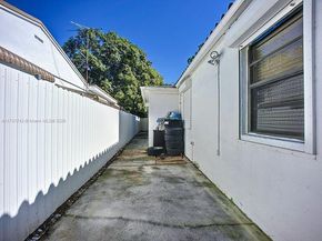 35 SW 63rd Ct, Miami FL 33144