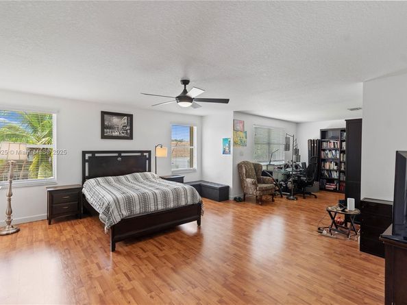 13374 NW 13th St, Pembroke Pines FL 33028
