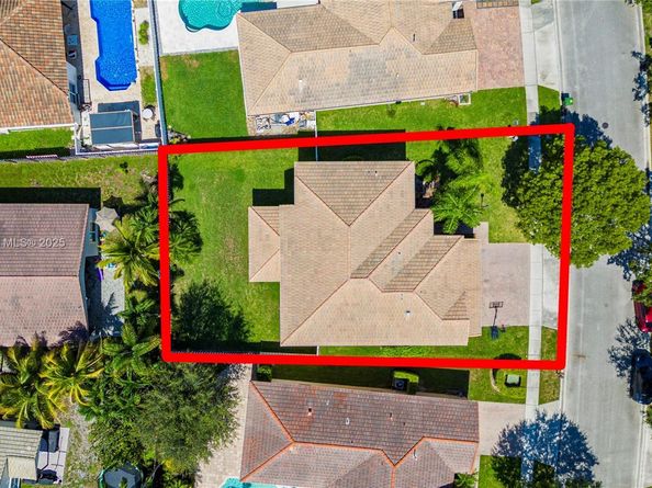 13374 NW 13th St, Pembroke Pines FL 33028