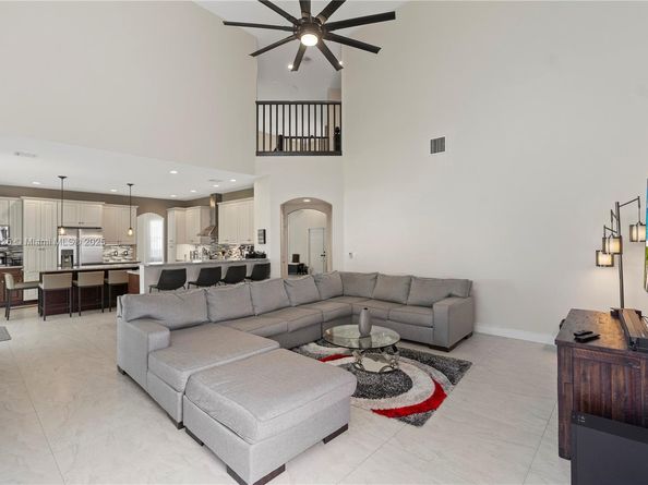 13374 NW 13th St, Pembroke Pines FL 33028