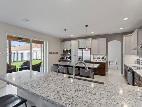 13374 NW 13th St, Pembroke Pines FL 33028
