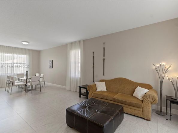 13374 NW 13th St, Pembroke Pines FL 33028