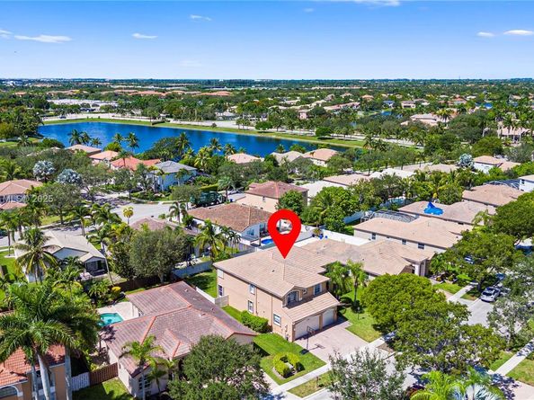13374 NW 13th St, Pembroke Pines FL 33028
