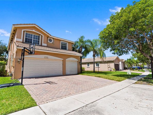 13374 NW 13th St, Pembroke Pines FL 33028