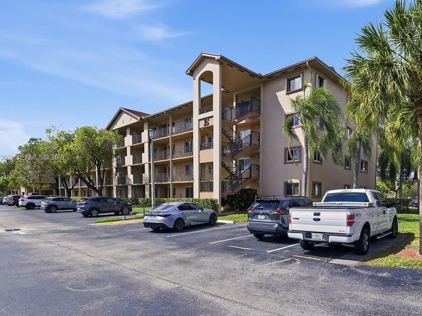 1200 SW 137th Ave 308E, Pembroke Pines FL 33027