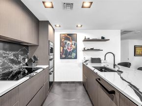 200 Biscayne Boulevard Way 4408, Miami FL 33131