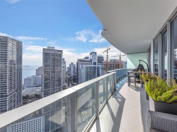 200 Biscayne Boulevard Way 4408, Miami FL 33131