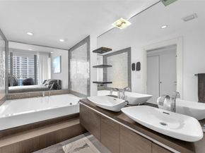 200 Biscayne Boulevard Way 4408, Miami FL 33131