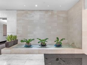 200 Biscayne Boulevard Way 4408, Miami FL 33131