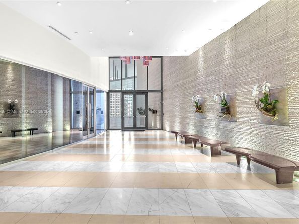 200 Biscayne Boulevard Way 4408, Miami FL 33131