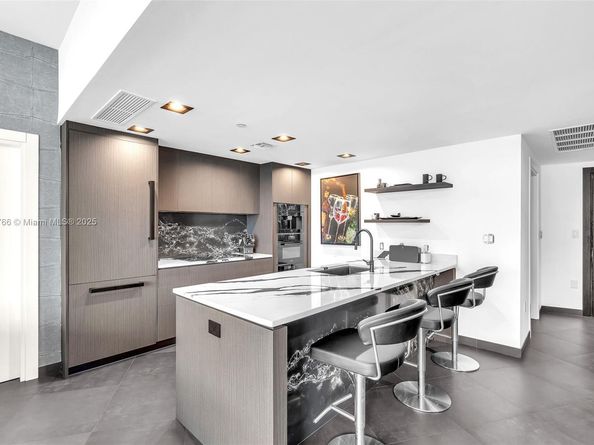 200 Biscayne Boulevard Way 4408, Miami FL 33131