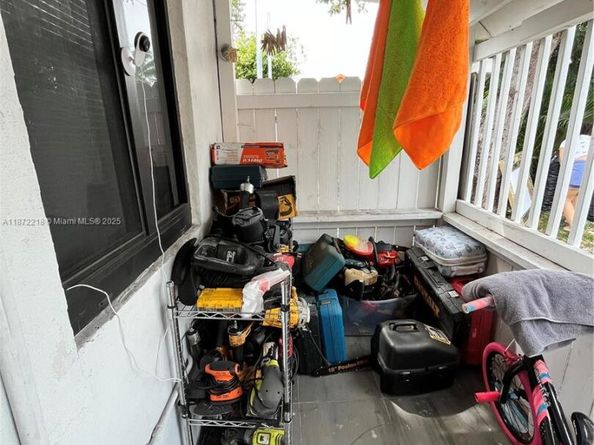 1102 NW 103rd St, Miami FL 33150