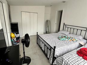 1102 NW 103rd St, Miami FL 33150