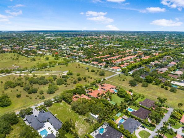 7761 SW 122 ave, Miami FL 33183