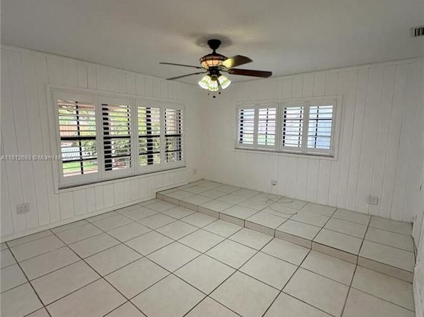 8331 SW 38th St, Miami FL 33155