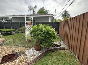 8331 SW 38th St, Miami FL 33155