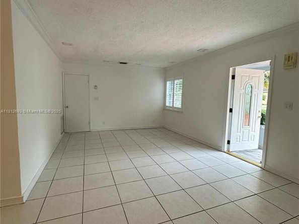 8331 SW 38th St, Miami FL 33155