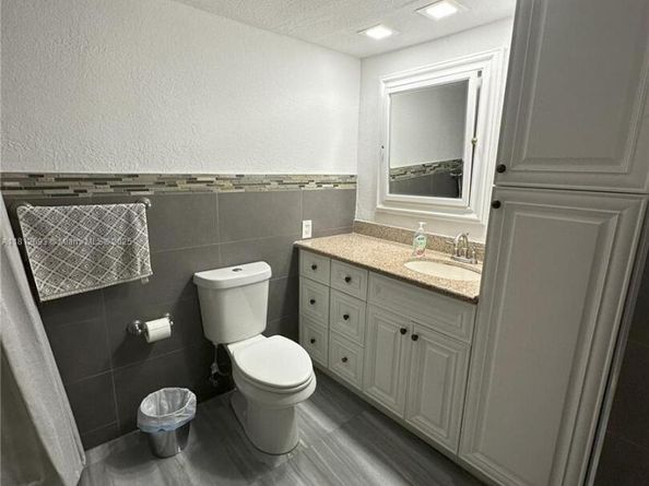 8331 SW 38th St, Miami FL 33155