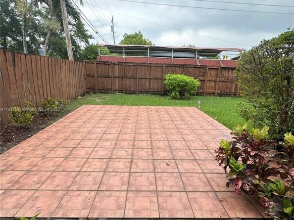 8331 SW 38th St, Miami FL 33155