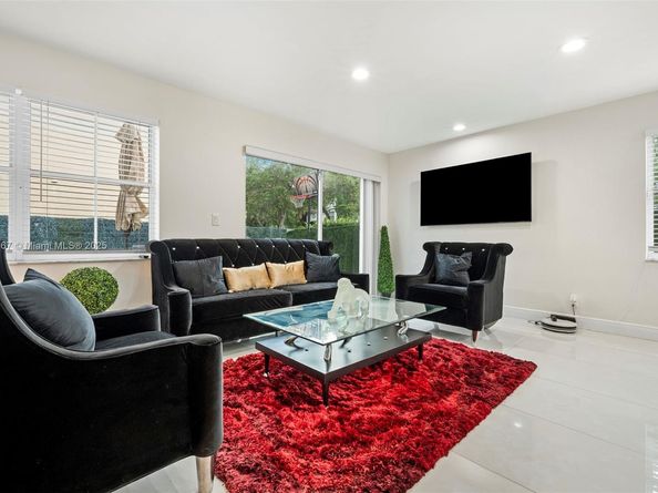 1463 NW 48th Ave, Coconut Creek FL 33063