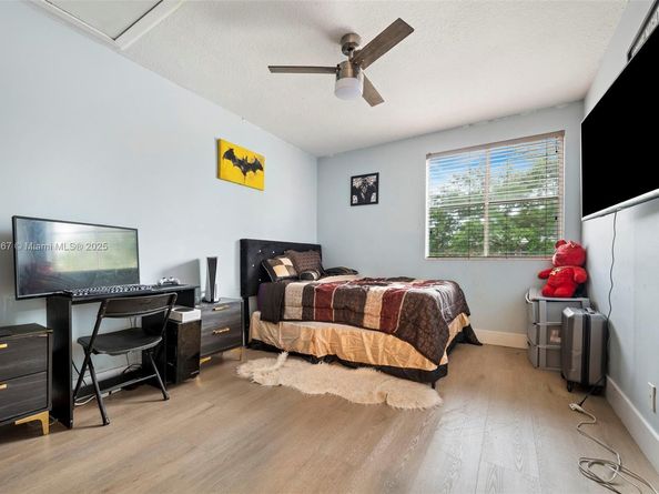 1463 NW 48th Ave, Coconut Creek FL 33063