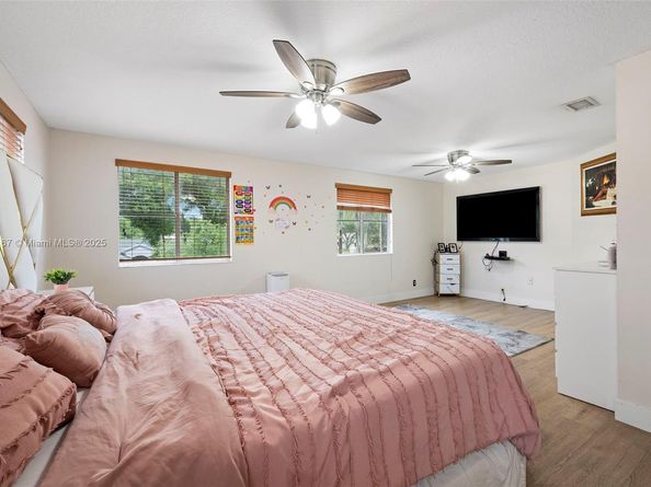 1463 NW 48th Ave, Coconut Creek FL 33063