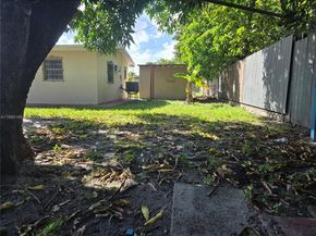 961 E 32nd St, Hialeah FL 33013