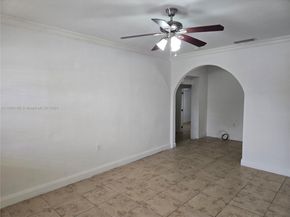 961 E 32nd St, Hialeah FL 33013