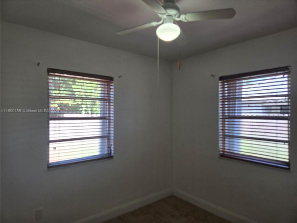 961 E 32nd St, Hialeah FL 33013