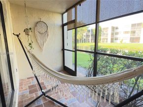 410 Lakeview Dr 103, Weston FL 33326