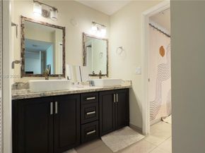 410 Lakeview Dr 103, Weston FL 33326