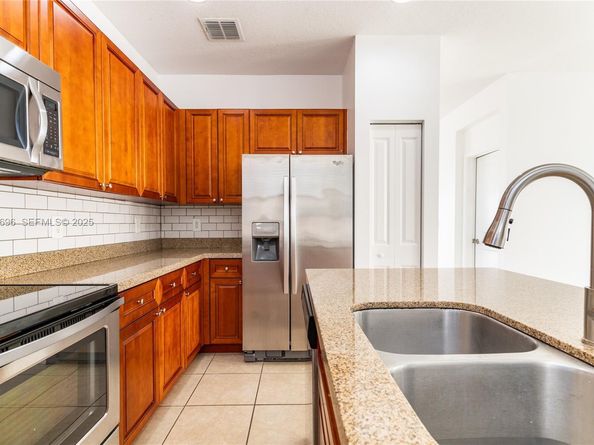 4638 NW 59th St, Tamarac FL 33319