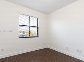 4638 NW 59th St, Tamarac FL 33319